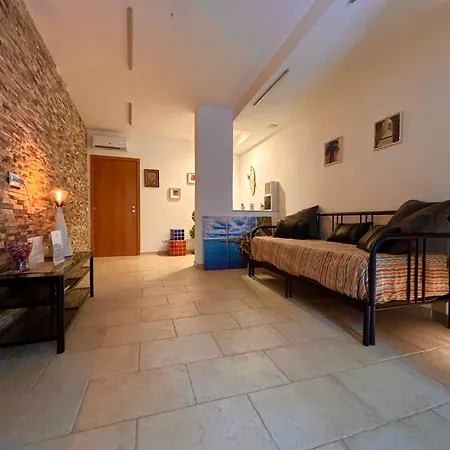 Dadu 14 Guest house